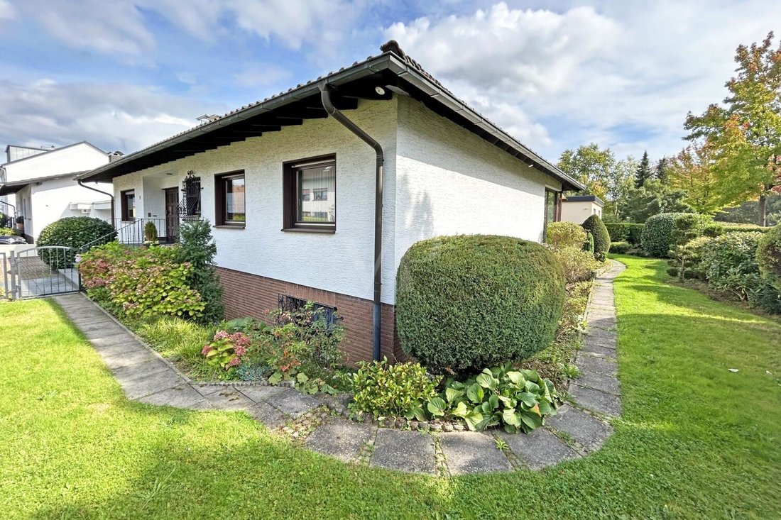 Spacious Bungalow In A Popular Area In Bonn, North Rhine Westphalia