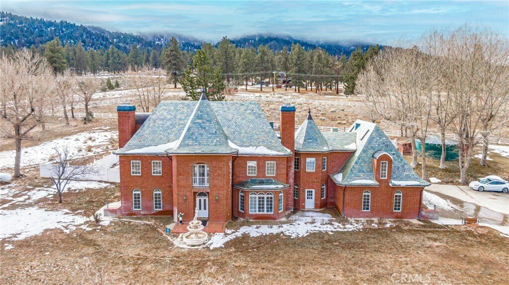 Magnificent Classic Chateau On 15.5 In Frazier Park, California, United