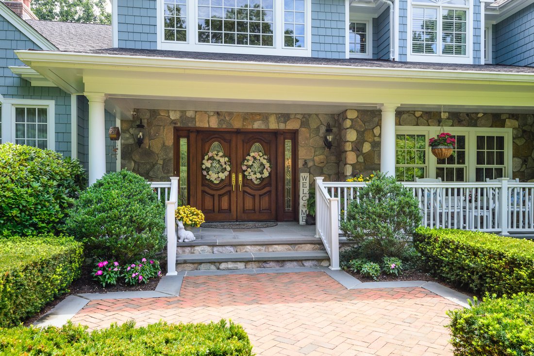 47 Hilltop Drive, Laurel Hollow , Ny In Laurel Hollow, New York, United States For Sale (14852237)