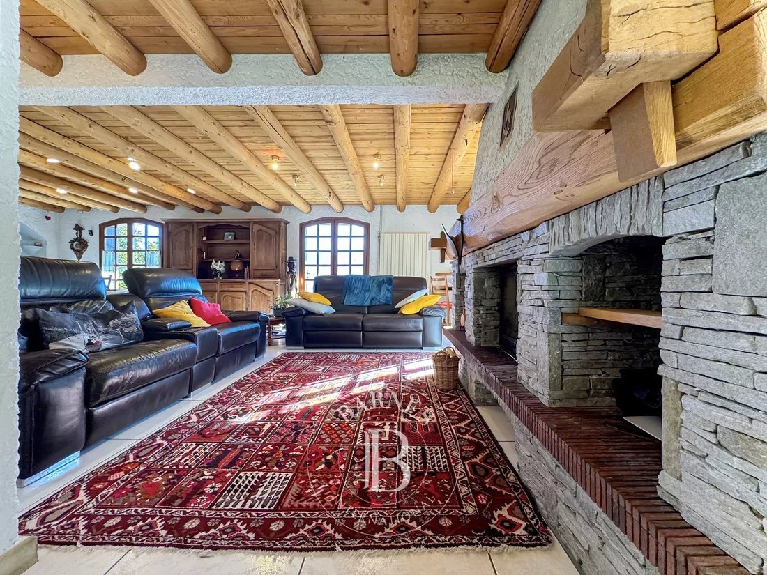 Barnes Aix Les Bains Le In Le Bourget Du Lac, Auvergne Rhône Alpes