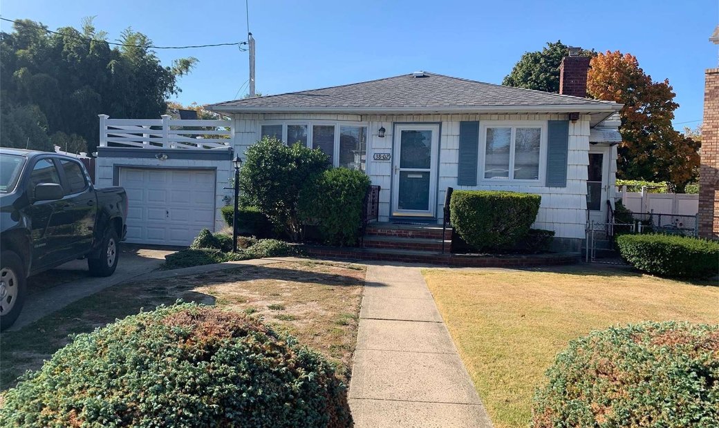 House Little Neck In New York, New York, United States For Sale (14852662)