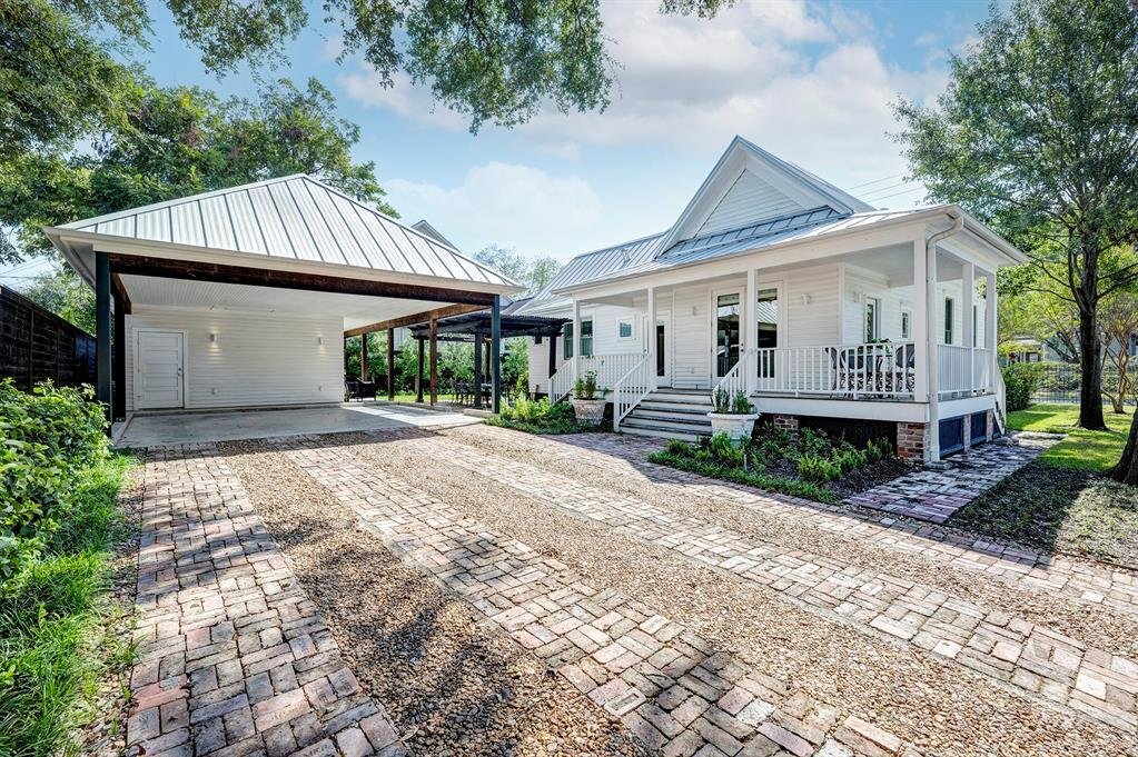 Enchanting Queen Anne Bungalow In Houston, Texas, United States For