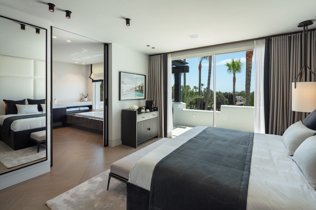 Penthouse in Golden Mile, Andalusia, Spain 2 - 14855033