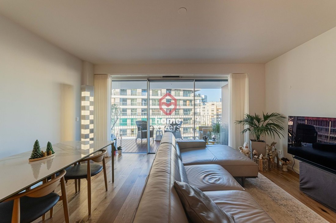 To Buy * T2 Lisbon Algés In Oeiras, Lisbon, Portugal For Sale