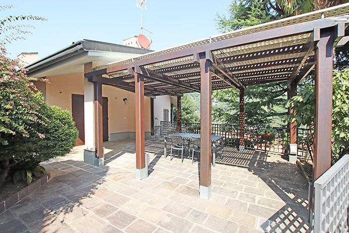 Villa in Alzano Lombardo, Lombardy, Italy 2 - 14855884
