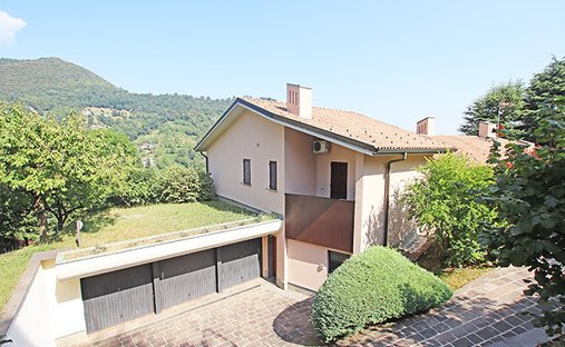 Villa in Alzano Lombardo, Lombardy, Italy 1