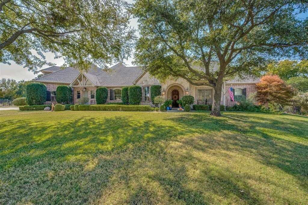 Custom Home In Sought After Highland Meadows In Prosper, Texas, United