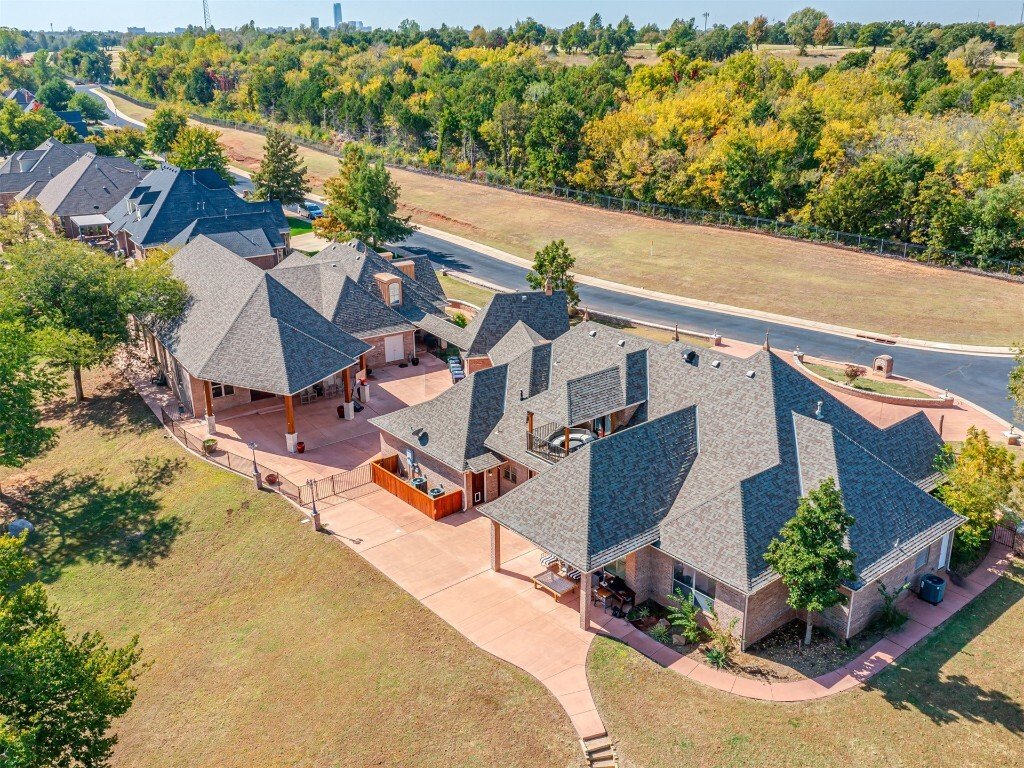 7 Bedrooms Single Family Detached In Oklahoma City, Oklahoma, United
