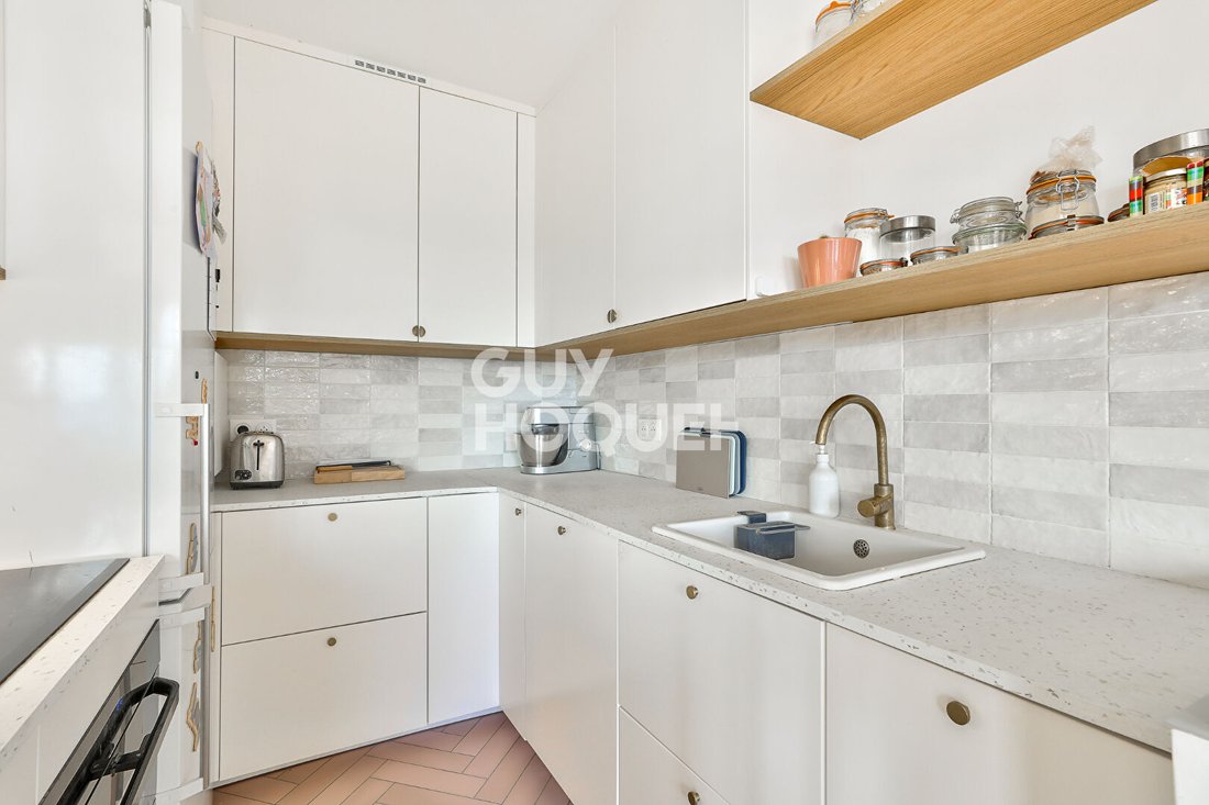 Apartment In Paris, île De France, France For Sale (14858316)