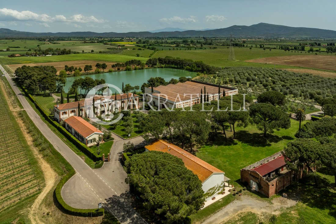 Corps de ferme à Grosseto, Toscane, Italie 3 - 14859210