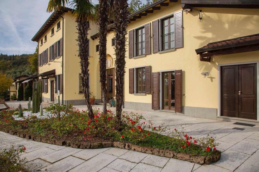 , Villa For Sale In Salò In Lombardy, Italy For Sale (14858081)