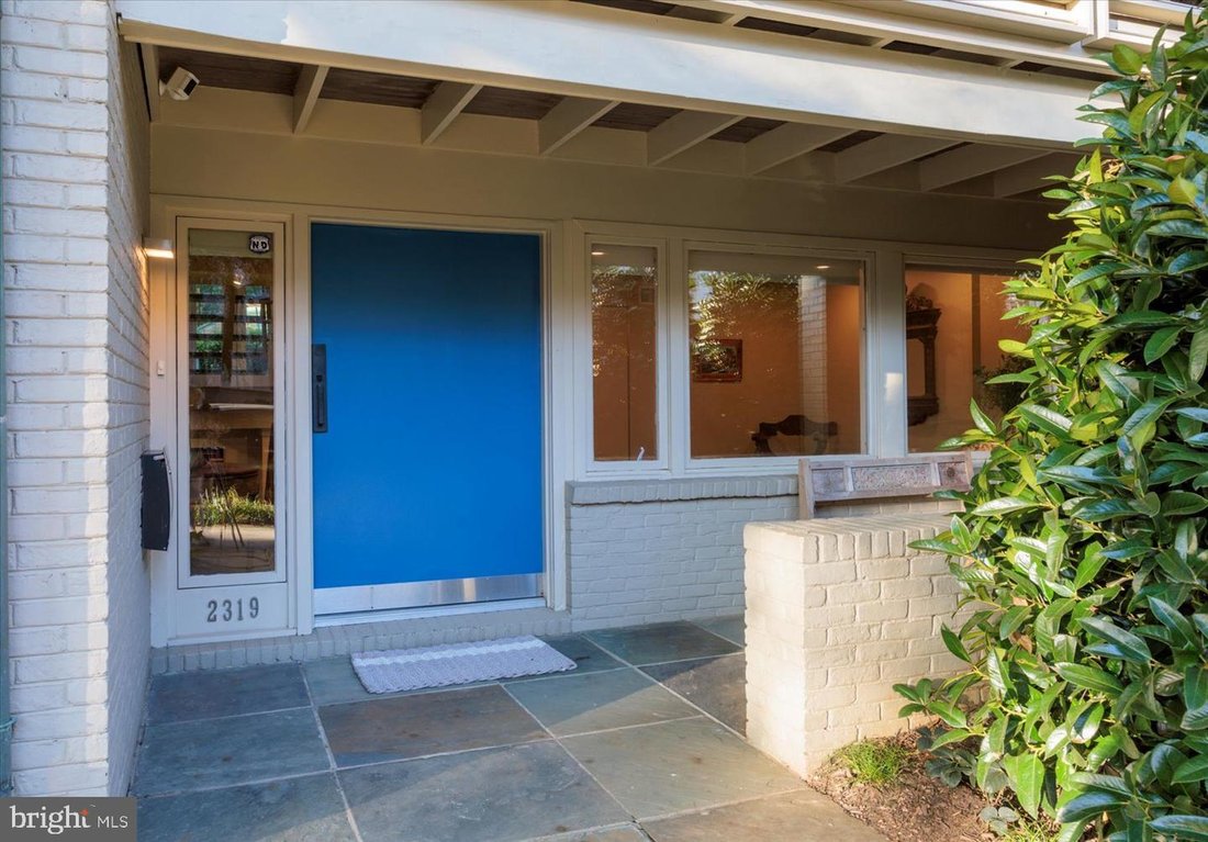 5 Bedrooms Single Family In Washington, District Of Columbia, United