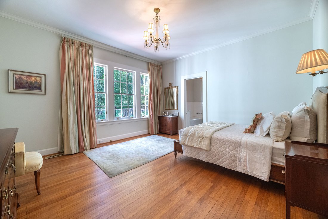 Historically Significant Jewel Box In Atlanta, Ga, United States For