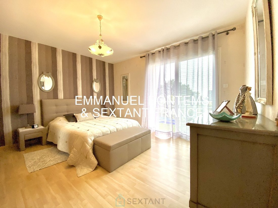 Belle Villa De 213m2 ã In La Baule Escoublac, Pays De La Loire, France