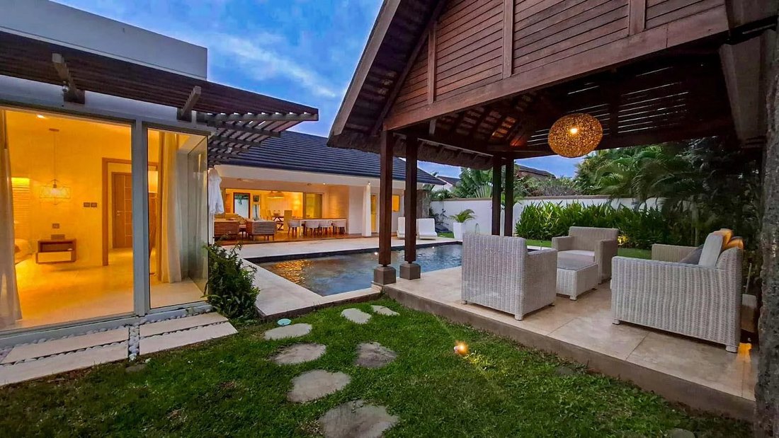 Villa in Grand Baie, Rivière du Rempart District, Mauritius 1 - 14428504