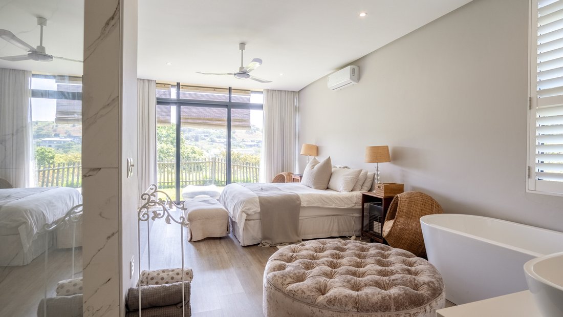 Elegant, Modern Family Home In Dolphin Coast, Kwa Zulu Natal, South