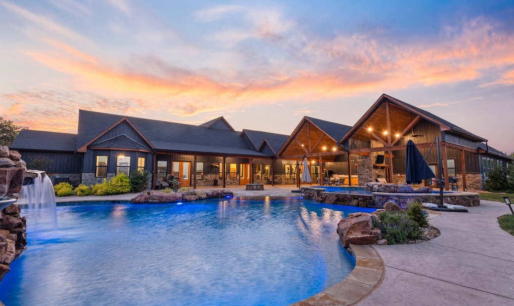 Texas Luxury Ranch Auction In Paris, Texas, United States For Sale