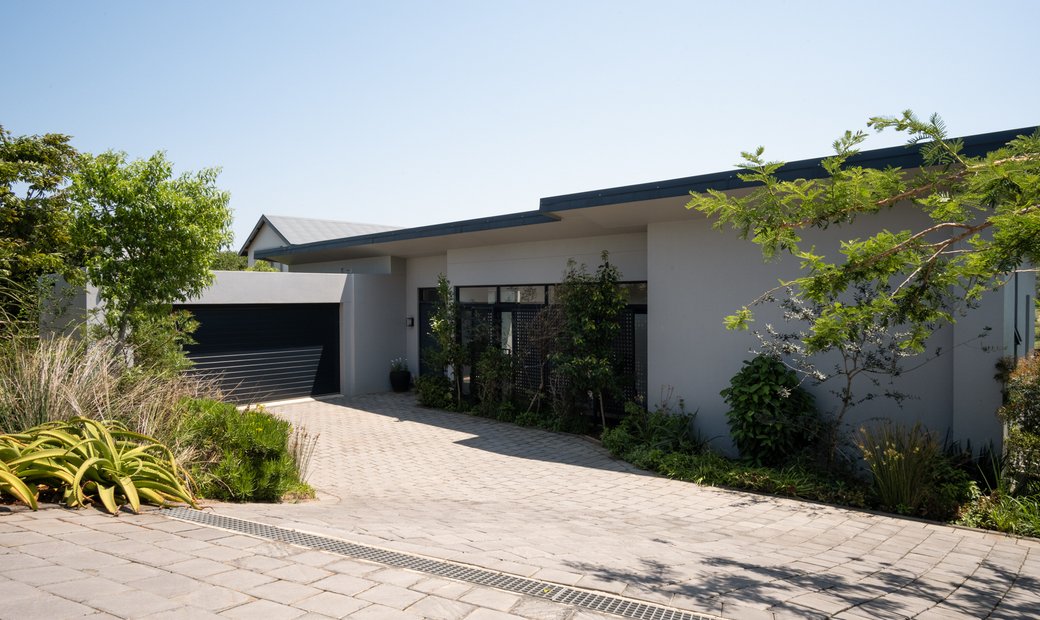 Elegant, Modern Family Home In Dolphin Coast, Kwa Zulu Natal, South