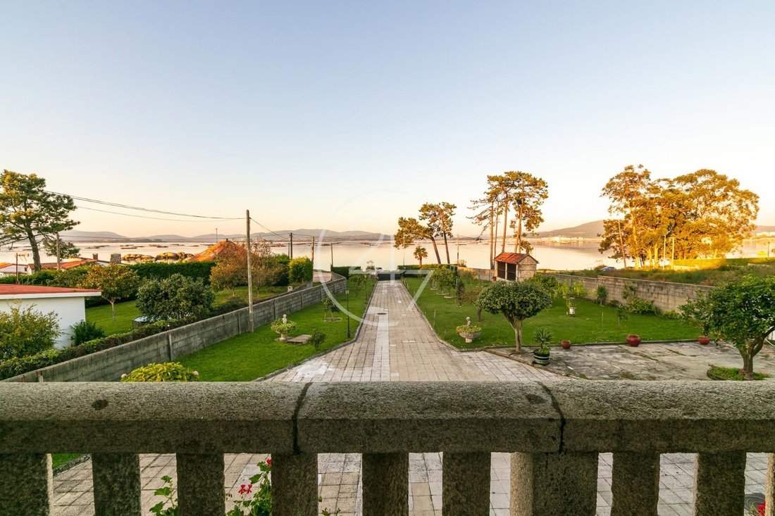 Villa in Vilanova de Arousa (District), Vilanova de Arousa, Spain 4 - 14856626