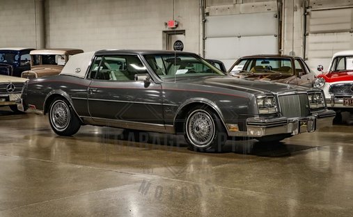 Personal Luxury Coupe in Grand rapids, United States 1