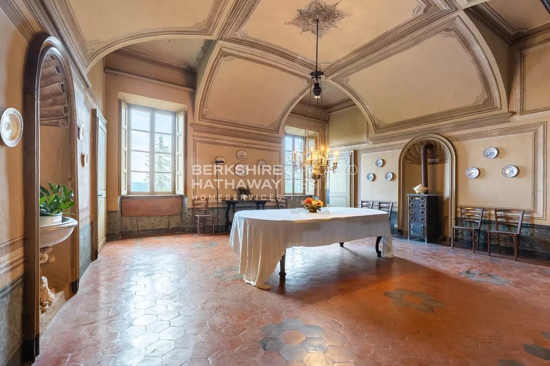 Whispers of the Marquis: A 14th-Century Castle Crowned in Piedmont’s Golden Hills