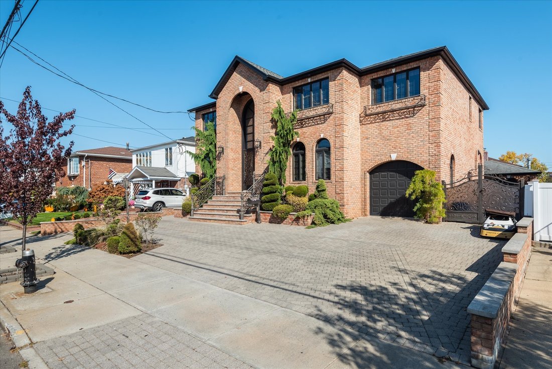House in New York, New York, United States 1 - 14856373