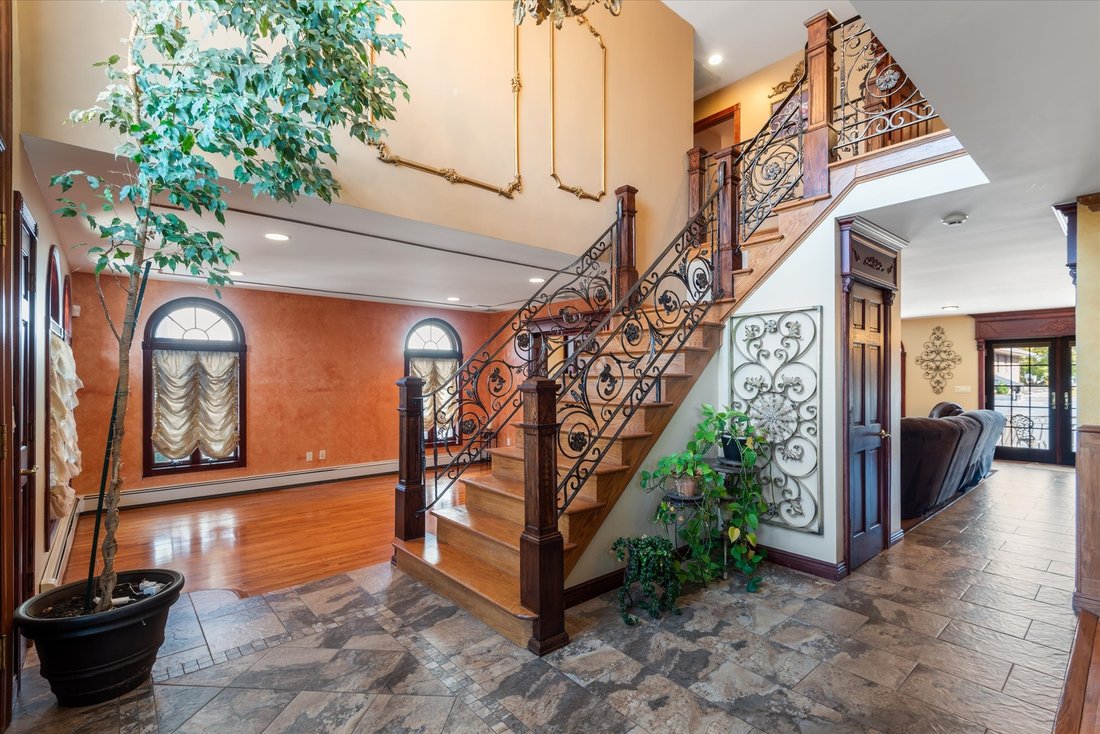 House in New York, New York, United States 2 - 14856373