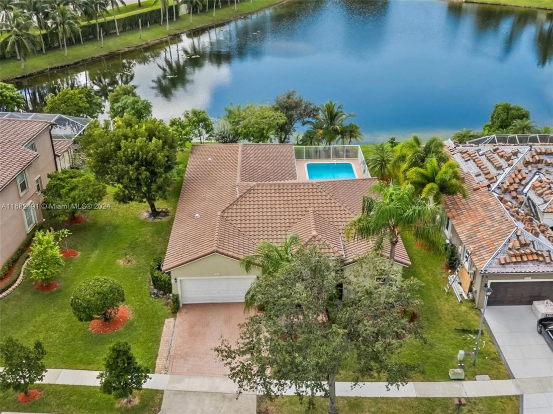 Residential Pembroke Pines In Pembroke Pines, Florida, United States For Sale (14857747)