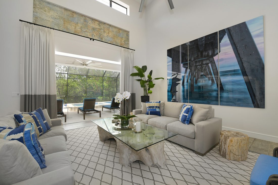 11 Cinnamon Bark In Key Largo, Florida, United States For Sale (14856351)