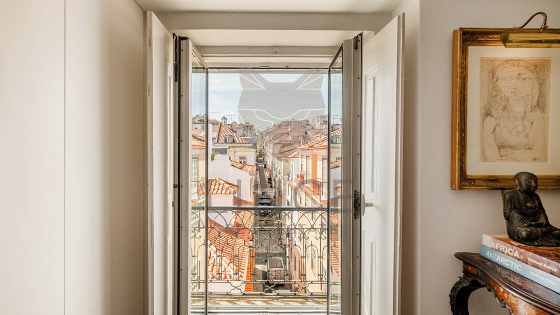 2 Bedroom Apartment In Chiado With Two Terraces, In Lisboa, Lisbon