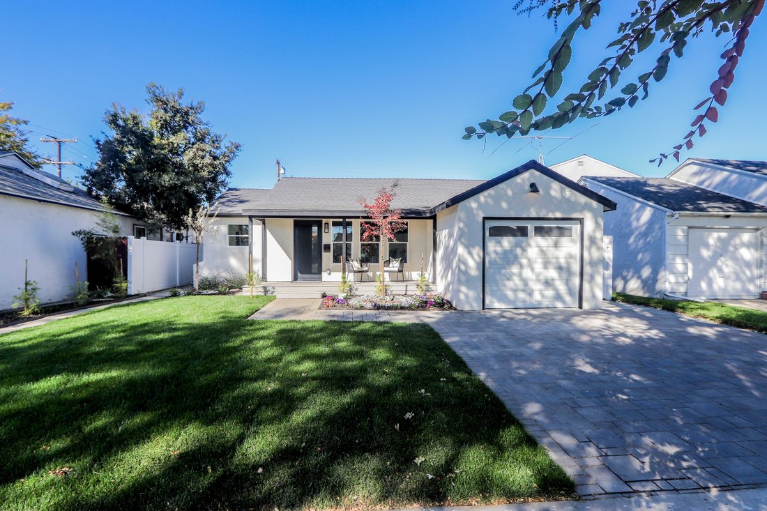 5209 East Abbeyfield Street, Long In Signal Hill, California, United