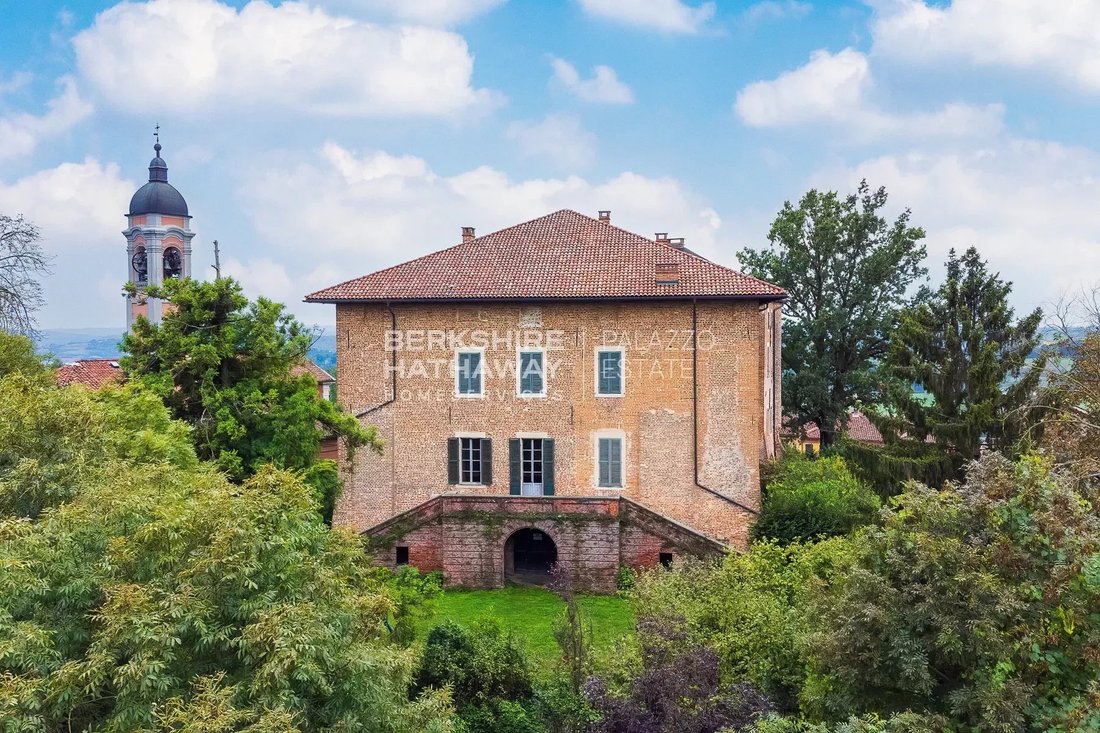 Whispers of the Marquis: A 14th-Century Castle Crowned in Piedmont’s Golden Hills