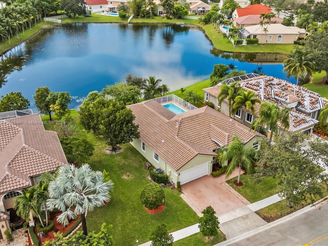 Residential Pembroke Pines In Pembroke Pines, Florida, United States For Sale (14857747)