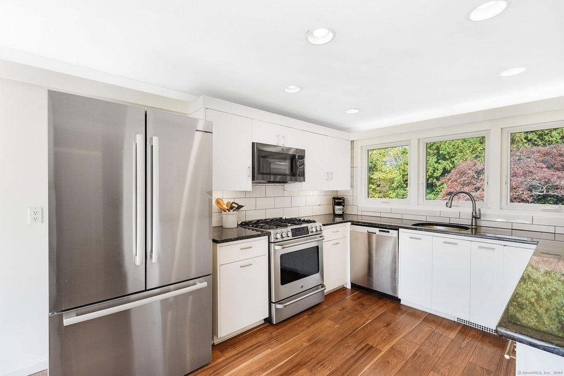 30 Blue Ridge Lane, Berlin, Ct 06037 In Berlin, Connecticut, United States For Sale (14857626)