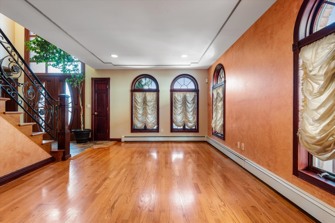 House in New York, New York, United States 3 - 14856373