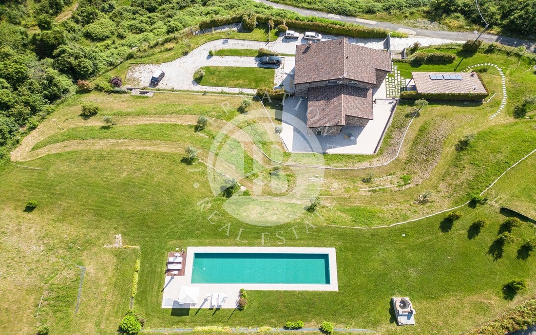 Charming Property In The Hinterland Of The Cinque In Zignago, Liguria