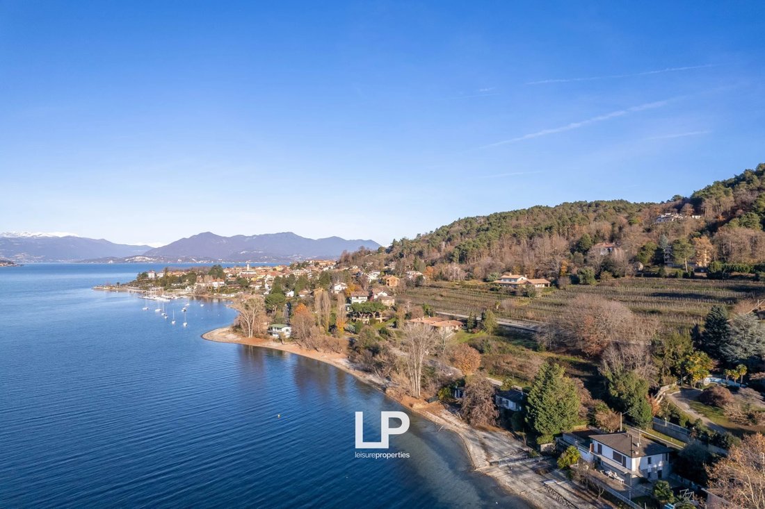 Villa in Angera, Lombardy, Italy 4 - 13114964