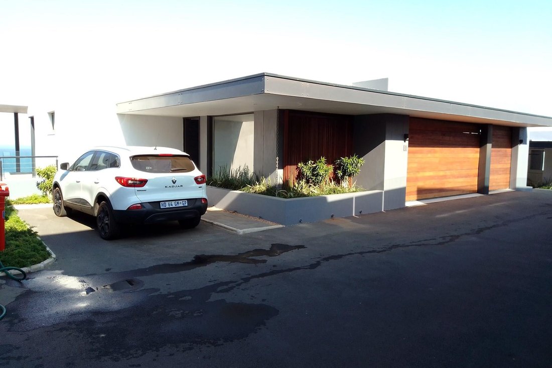 Luxurious Four Bedroom Villa With In Blackburn, Kwa Zulu Natal, South