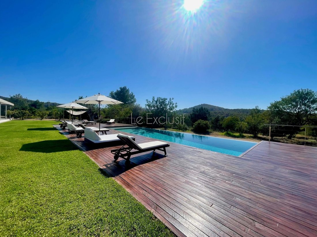 Magnificent Villa In The Exclusive Area Of Benimusa In Balearic Islands