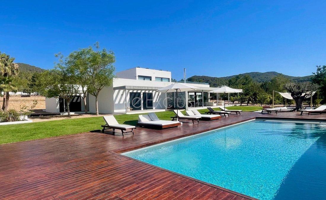 Magnificent Villa In The Exclusive Area Of Benimusa In Balearic Islands
