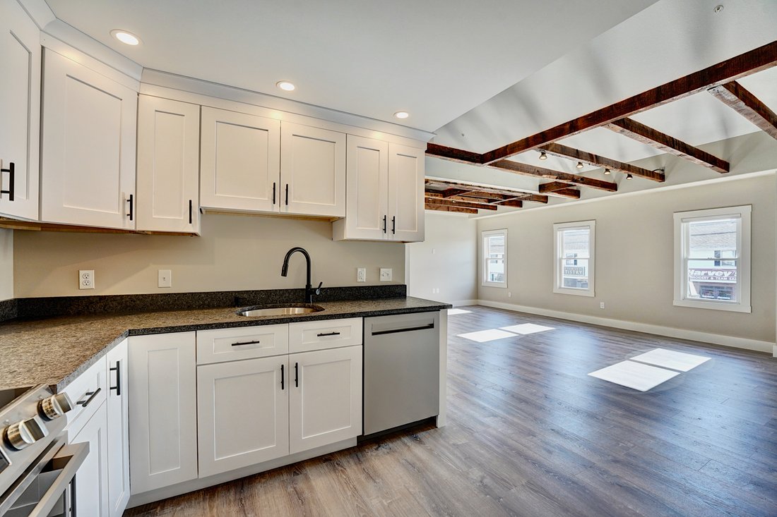 West End Penthouse In Portsmouth, New Hampshire, United States For Sale