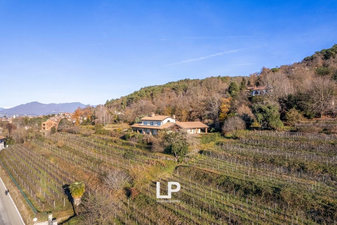 Villa in Angera, Lombardy, Italy 5 - 13114964