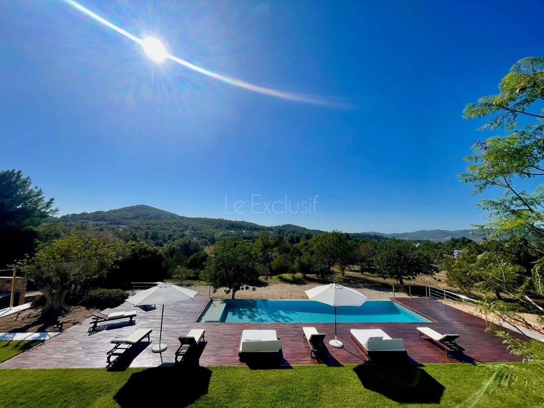 Magnificent Villa In The Exclusive Area Of Benimusa In Balearic Islands