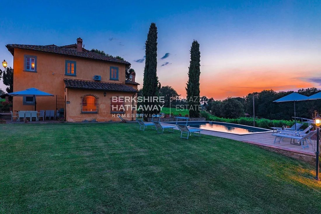 Villa in Monte San Savino, Tuscany, Italy 2 - 14835466