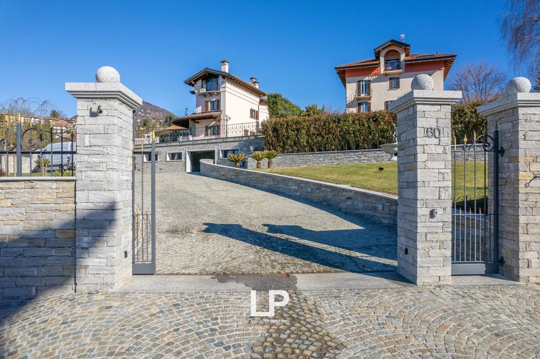 Villa in Verbania, Piedmont, Italy 4 - 12065802