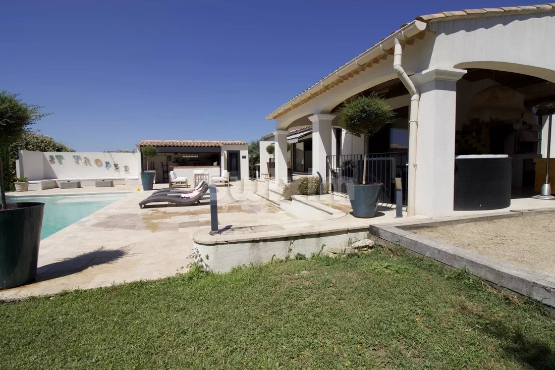 House in Cucuron, Provence-Alpes-Côte d'Azur, France 4 - 14598644