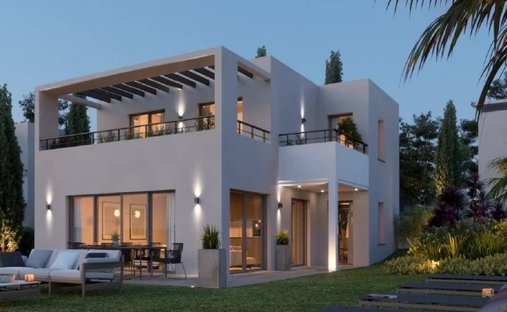 Villa in Four à Chaux, Le Cannet, France 1