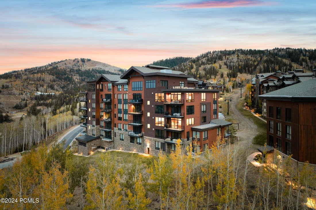 7677 Village Way 506 In Park City, Utah, United States For Sale (14861657)