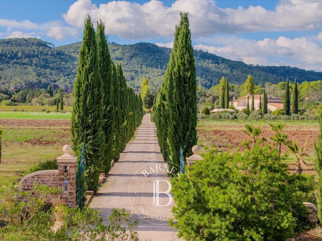 Gonfaron Provincial Property In Gonfaron, Provence Alpes Côte D'azur