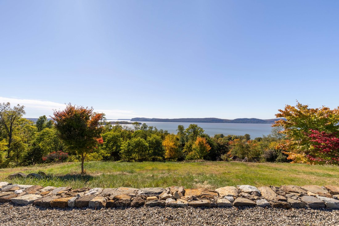 13 Finney Farm Road In Croton On Hudson, New York, United States For